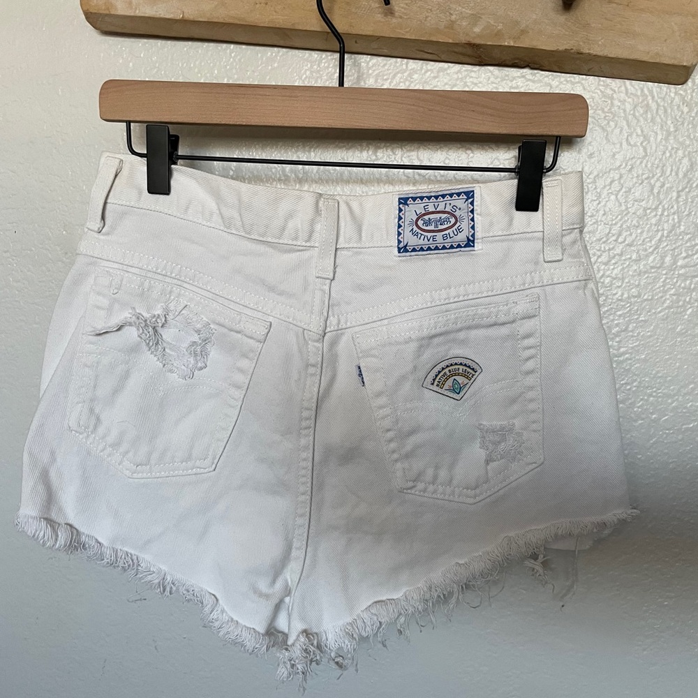 RARE WHITE LEVI SHORTS